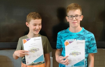 Kjelle en Stijn met hun certificaat